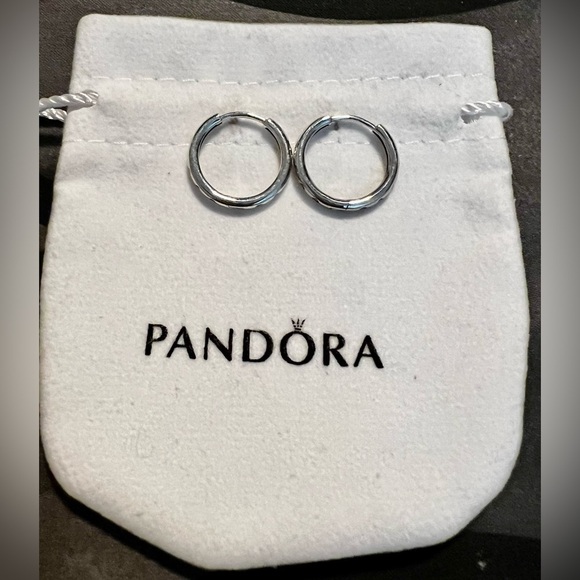 Designers Brands For Customers That Love To Wear Casual and Elegant Accessories; main image 8